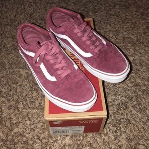 Burgundy low top VANS